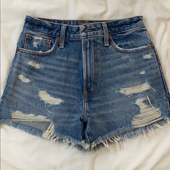 Abercrombie & Fitch Pants - Abercrombie and Fitch Annie high rise short